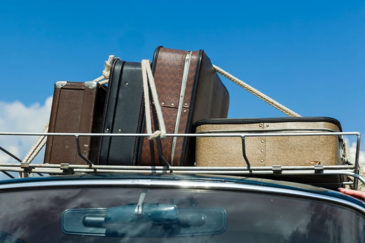 Can You Put Suitcases In A Roof Box?
