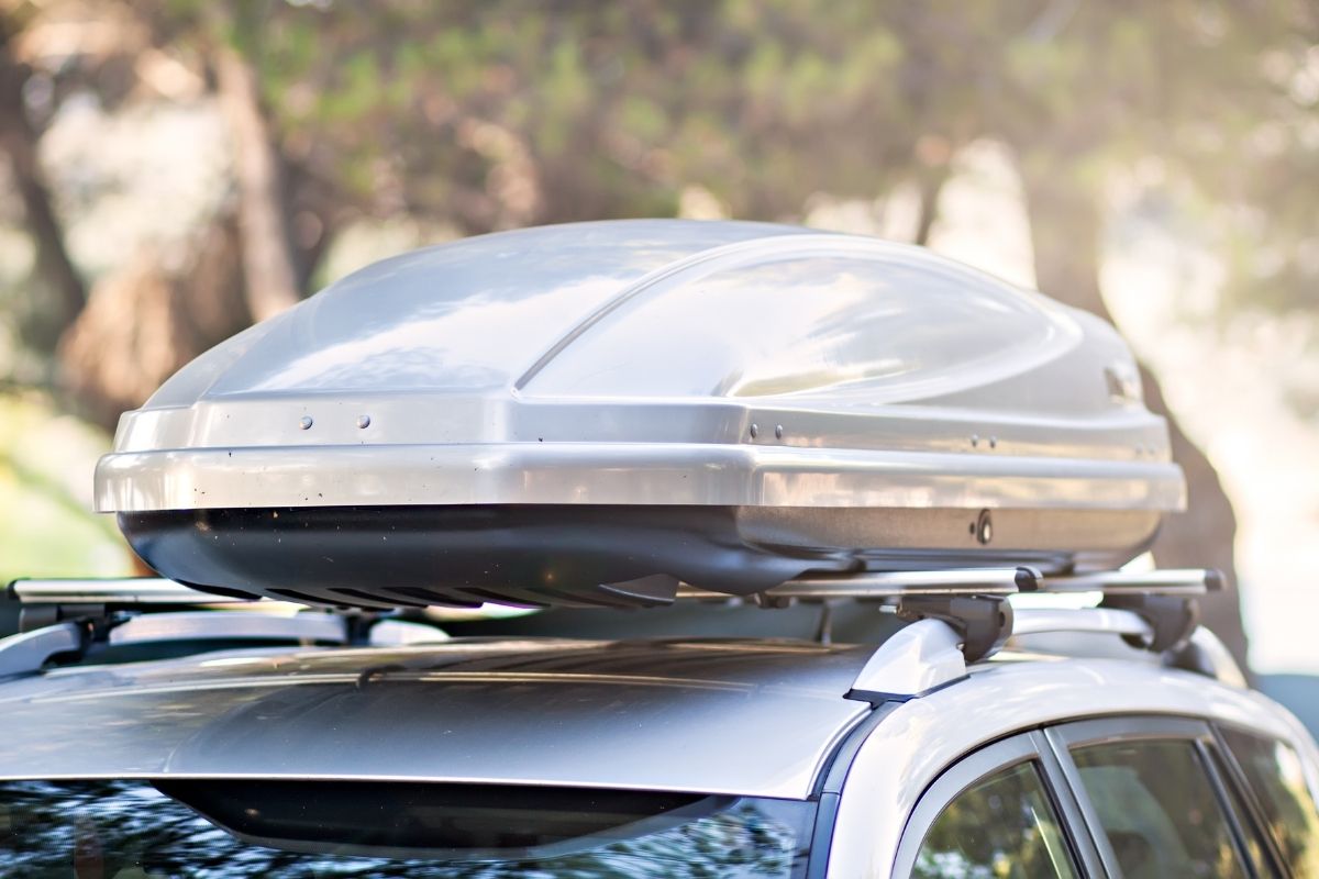 How Do You Position A Thule Roof Box?